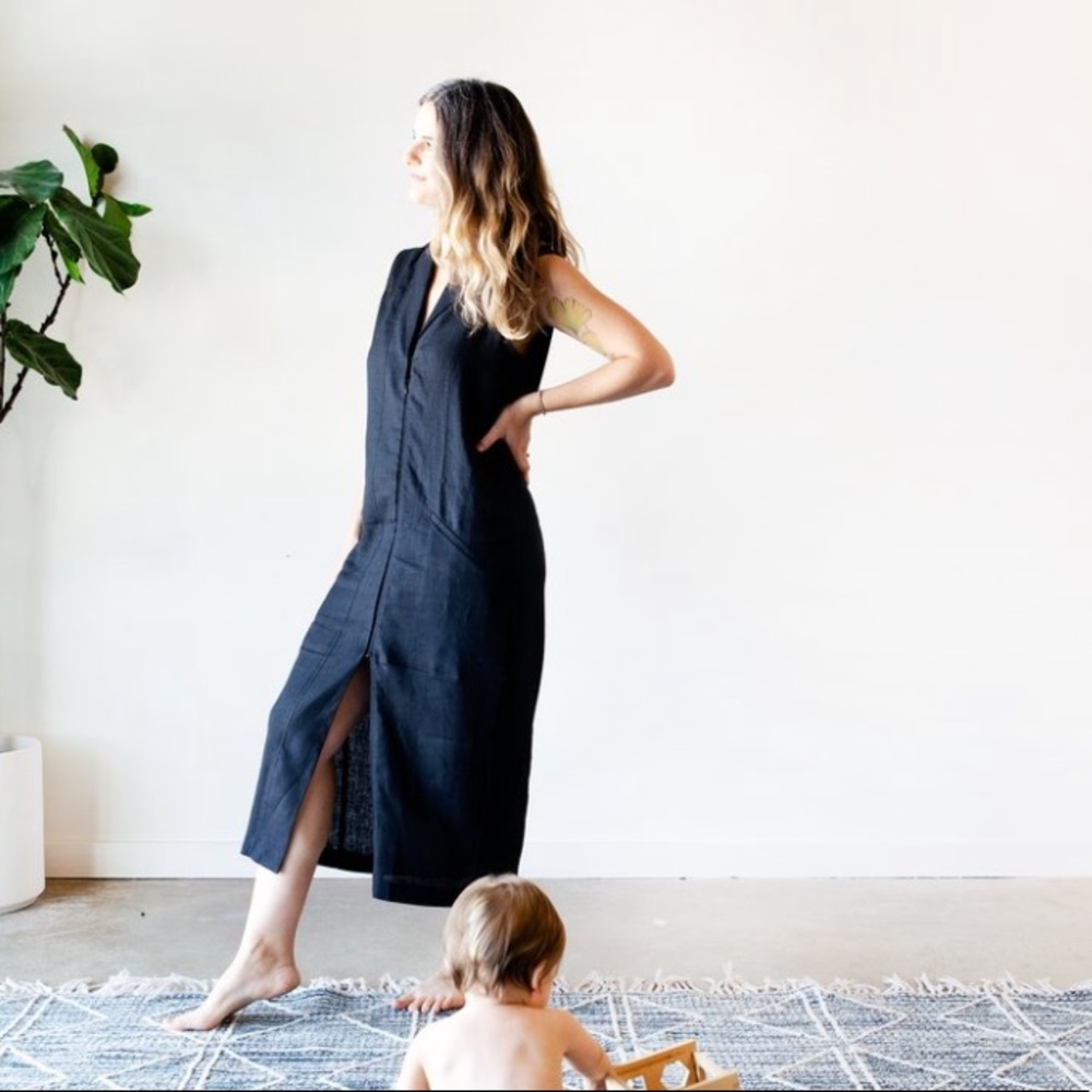 Chapter Goods 100% Linen Column Dress in Black Ink - Picture 1 of 9
